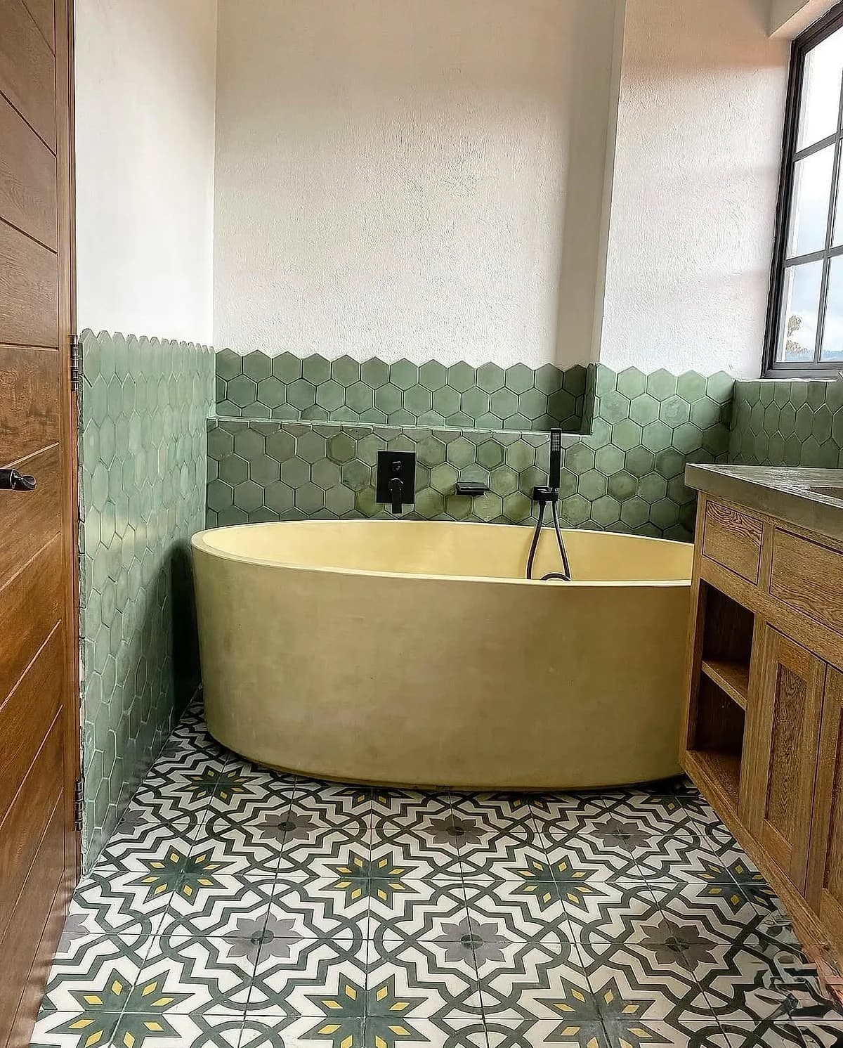 Piso de mosaico terminado por PPB Ingeniería: Baño en mosaico