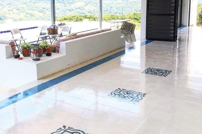 Piso de piedra natural terminado por PPB Ingeniería: Terraza con vista