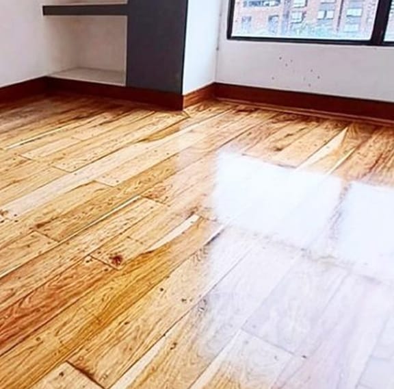 Llama para reparación de tus pisos de madera