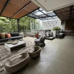 Piso renovado con acabado limpio y uniforme